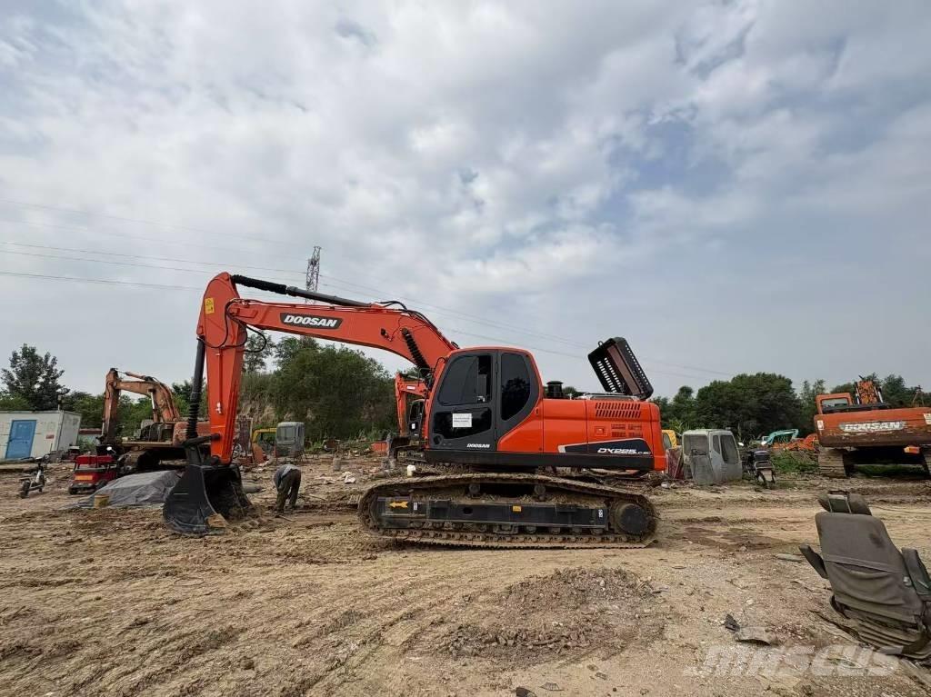 Doosan DX225LC-9C 大型油圧ショベル12t以上（パワーショベル・ユンボ）