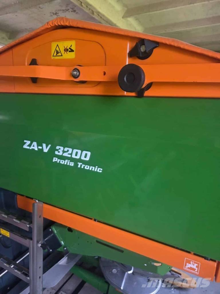 Amazone ZA-V 3200 ミネラル散布機