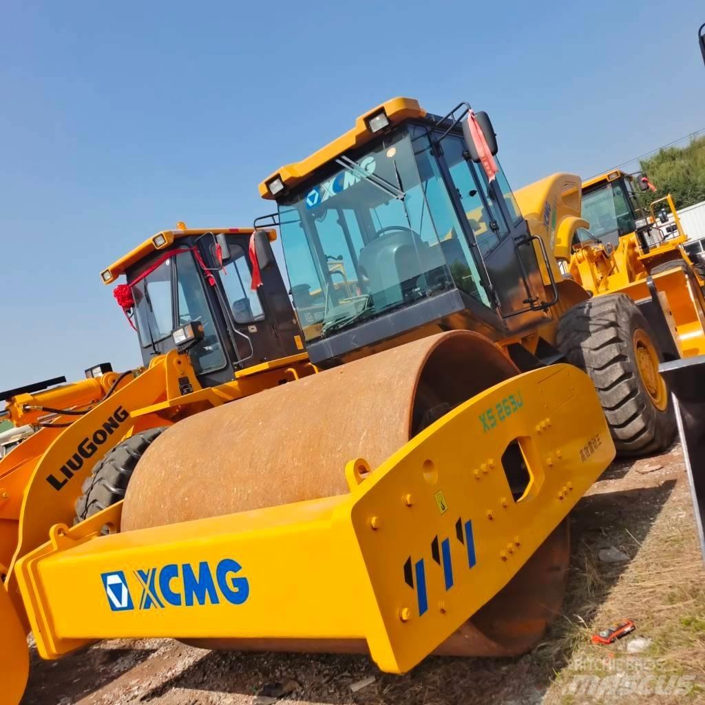 XCMG XS263J 振動ローラ