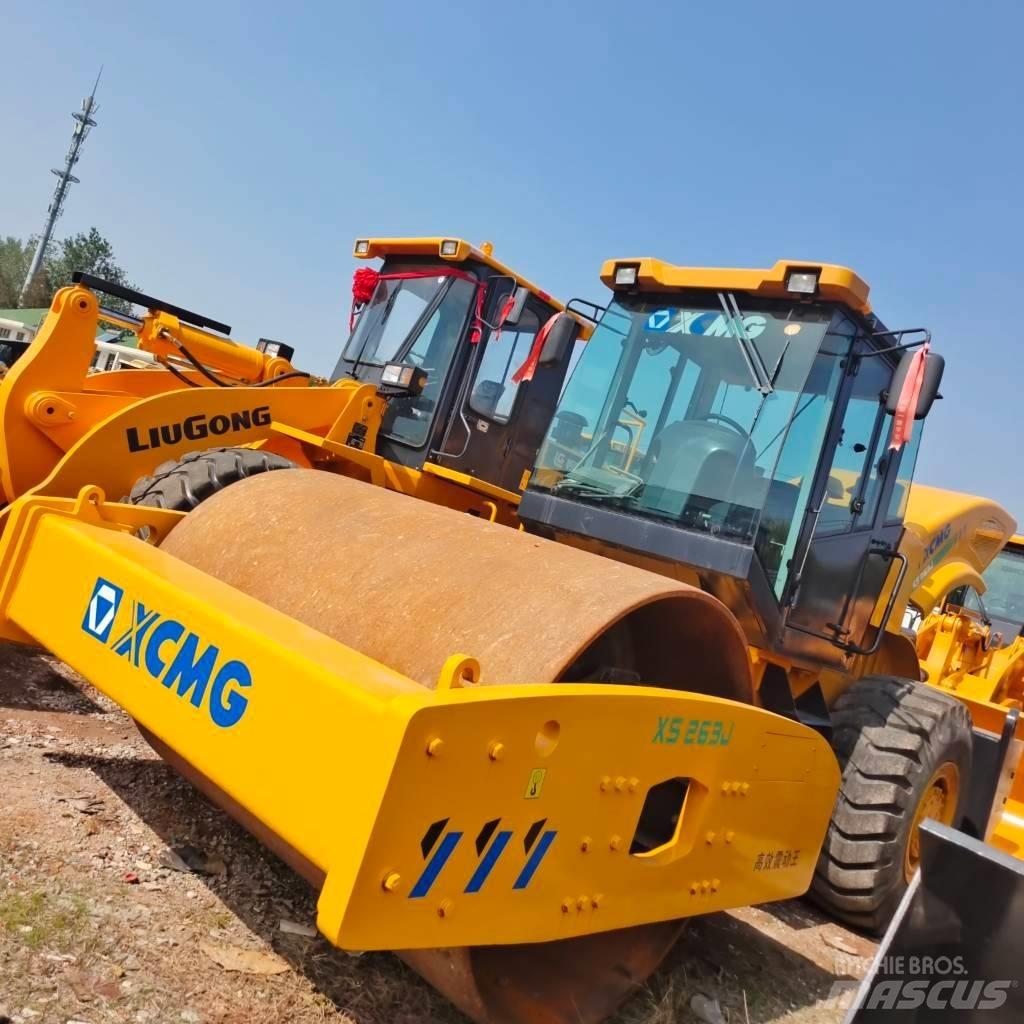 XCMG XS263J 振動ローラ