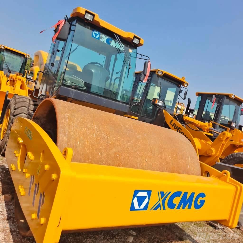 XCMG XS263J 振動ローラ