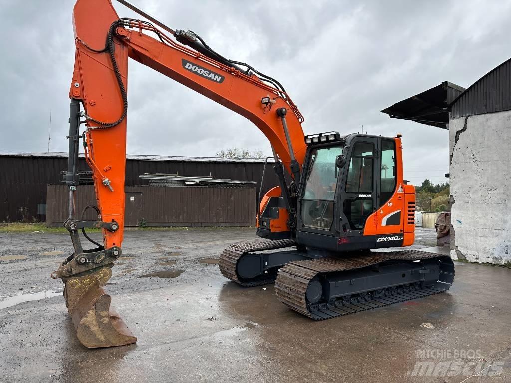 Doosan DX 140 LCR 大型油圧ショベル12t以上（パワーショベル・ユンボ）