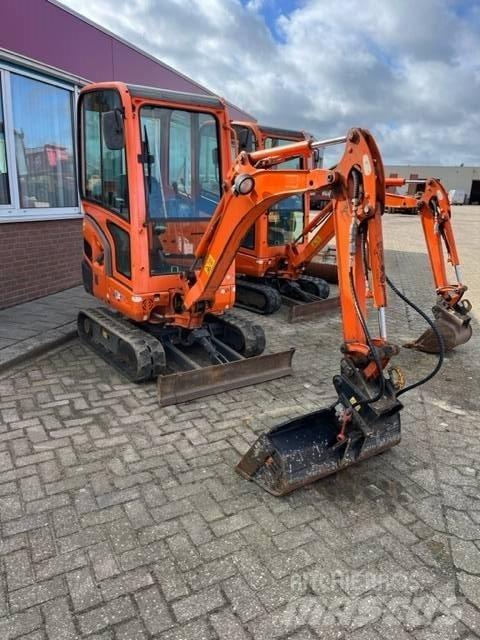 Kubota KX 016-4 ミニ油圧ショベル 7t以下（ミニユンボ・ミニディガー）