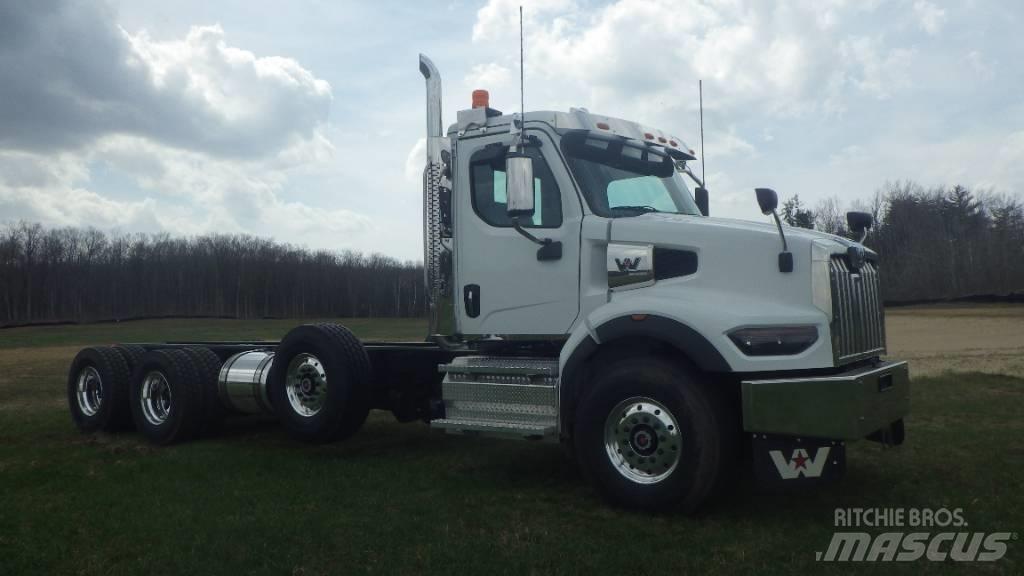 Western Star 49 X キャブ付きシャーシ