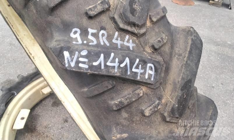 Kleber 9.5R44 タイヤ、ホイル、リム