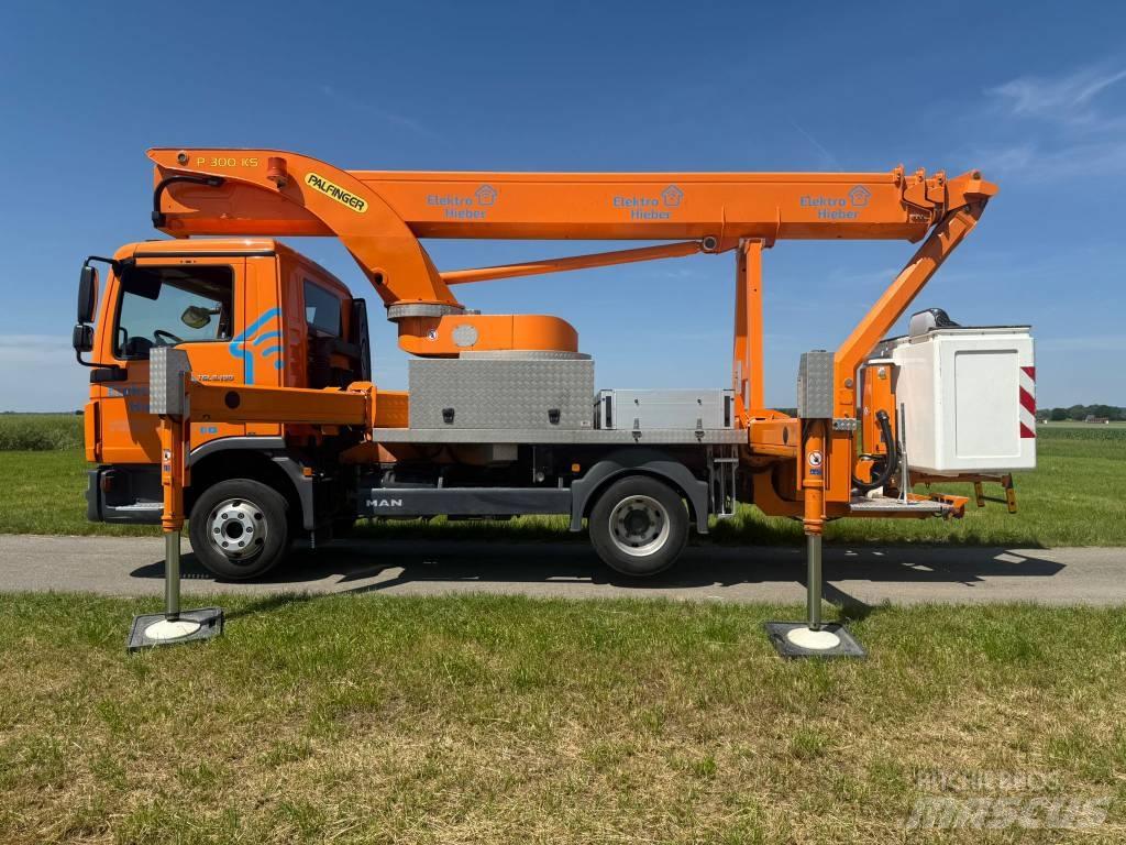Palfinger P 300 KS トラック高所作業車