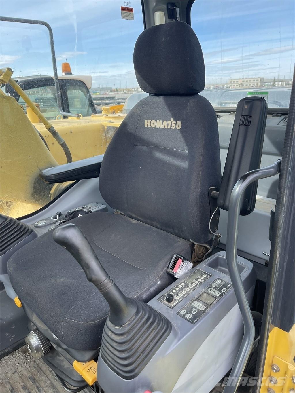 Komatsu PC 200 LC-7 大型油圧ショベル12t以上（パワーショベル・ユンボ）