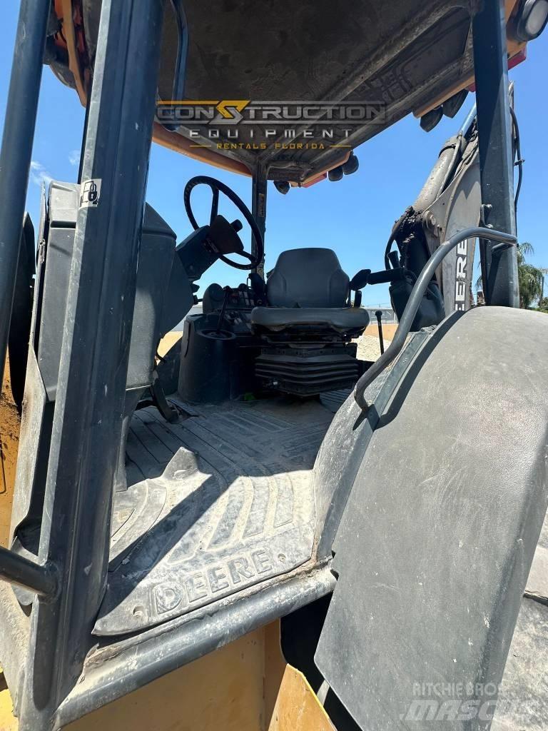 DEERE 410J バックホーローダー