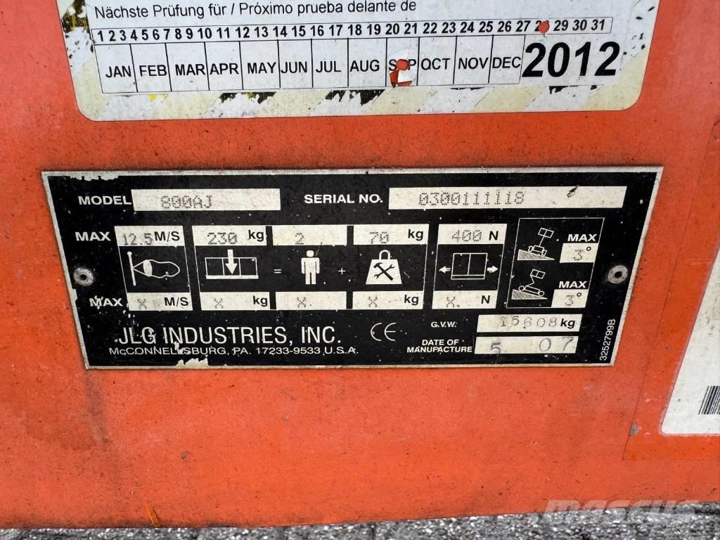 JLG 800 AJ ブームリフト　屈伸型