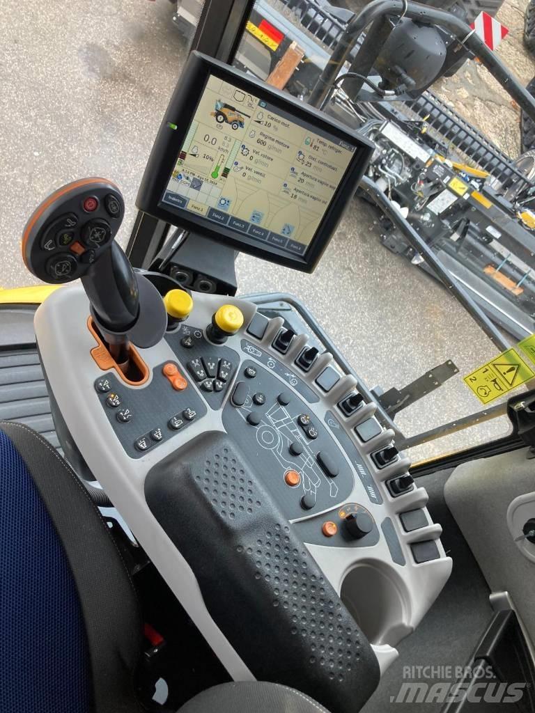 New Holland CR 8.90 コンバイン