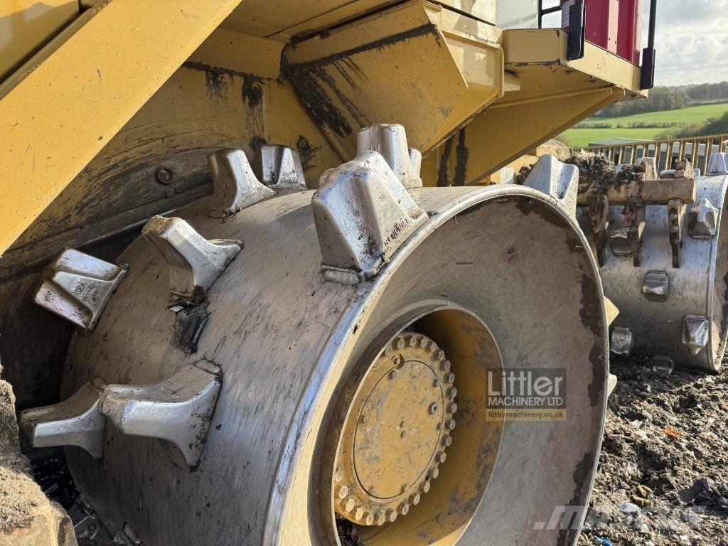 CAT 826 K ソイルコンパクター