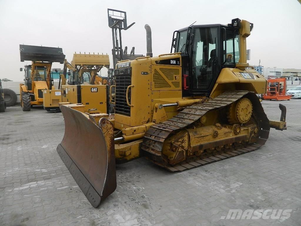 CAT D 6 N XL ブルドーザー