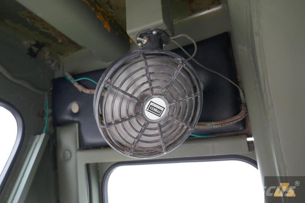 CAT D7G Ex-army ブルドーザー