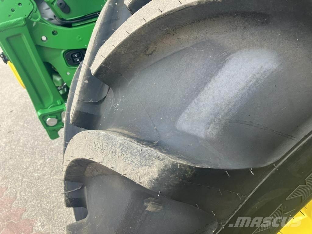 John Deere 6R215 トラクター