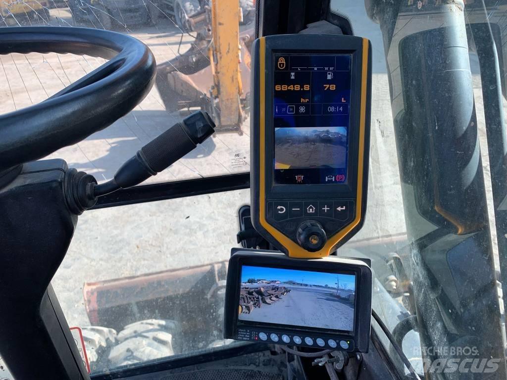 JCB JS 145 W ホイール式油圧ショベル（パワーショベル・ユンボ・バックホー）