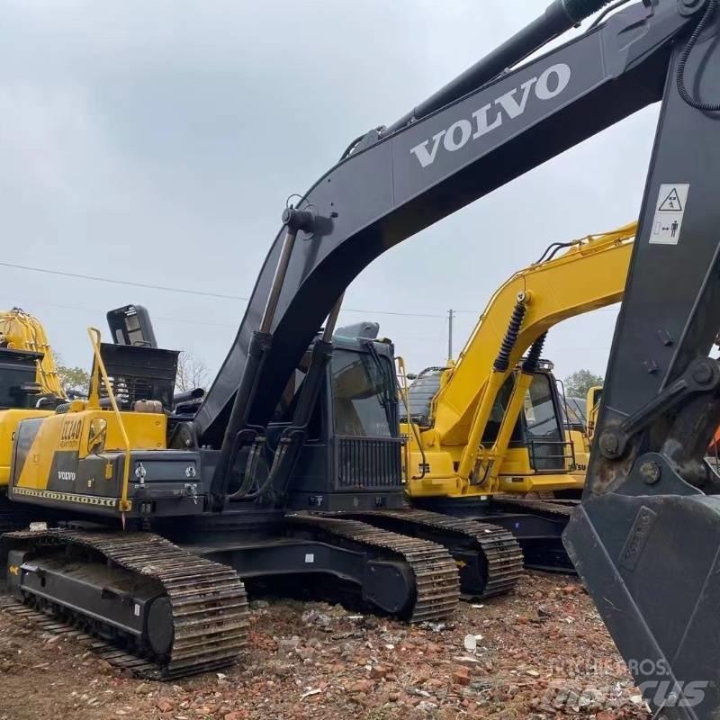 Volvo EC 240 大型油圧ショベル12t以上（パワーショベル・ユンボ）