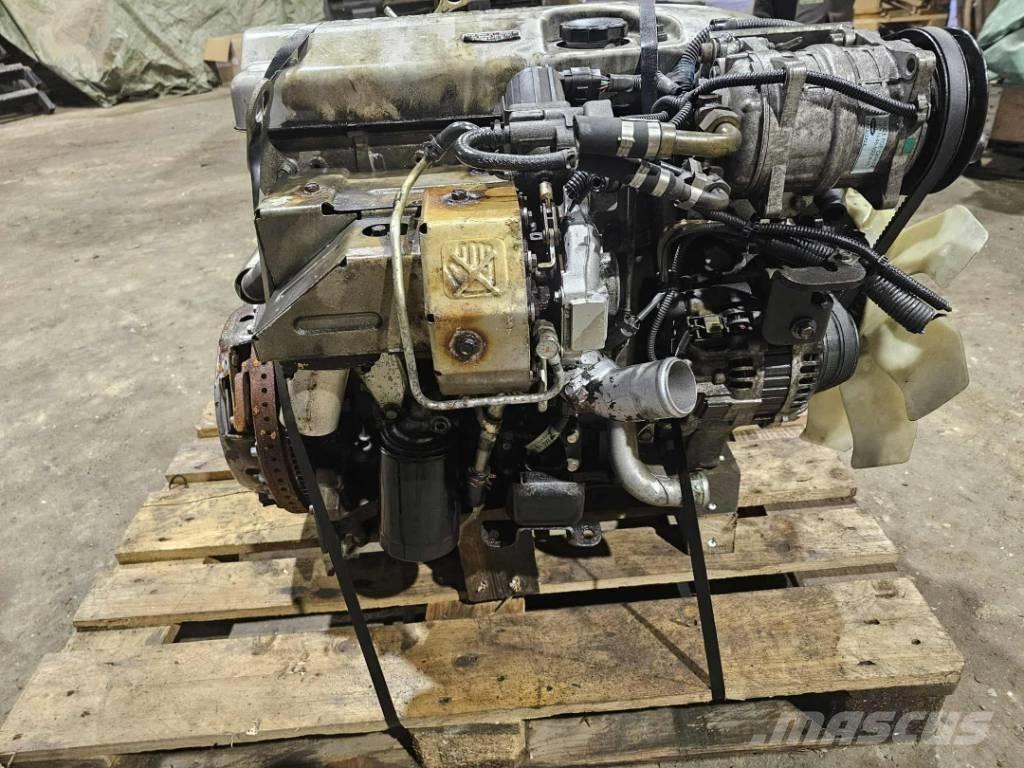 Mitsubishi 4M42-3AT2 エンジン