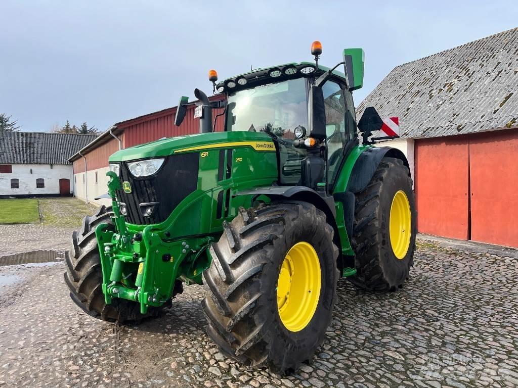 John Deere 6R 250 トラクター