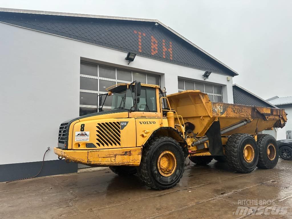 Volvo A 25 D Nr.8 アーティキュレート式ダンプトラック