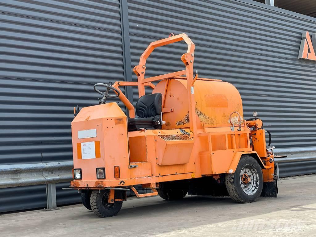 Strassmayr S25/500-G アスファルトスプレヤ