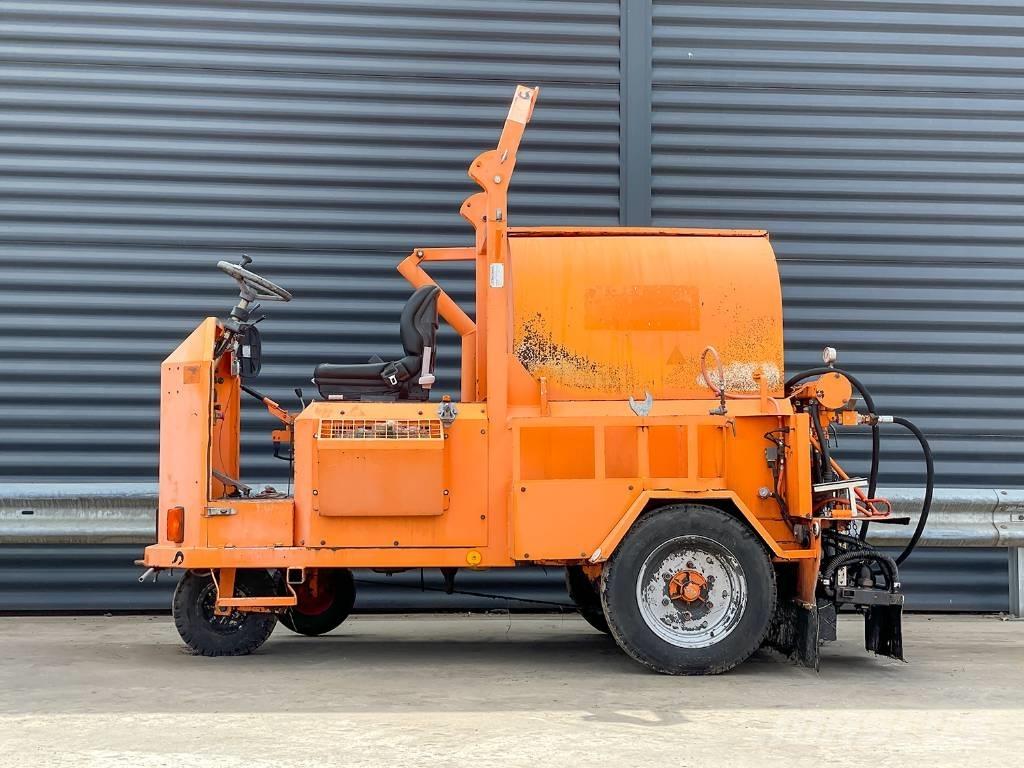 Strassmayr S25/500-G アスファルトスプレヤ