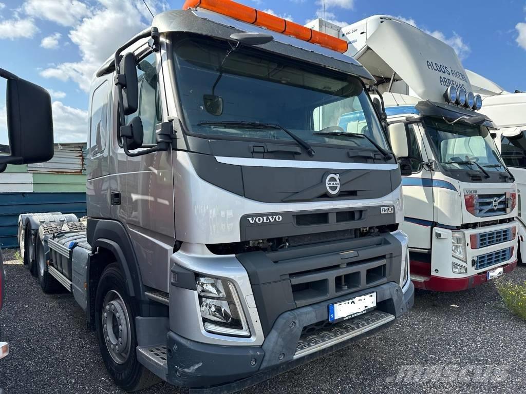 Volvo FMX 8X4*4  4132 キャブ付きシャーシ