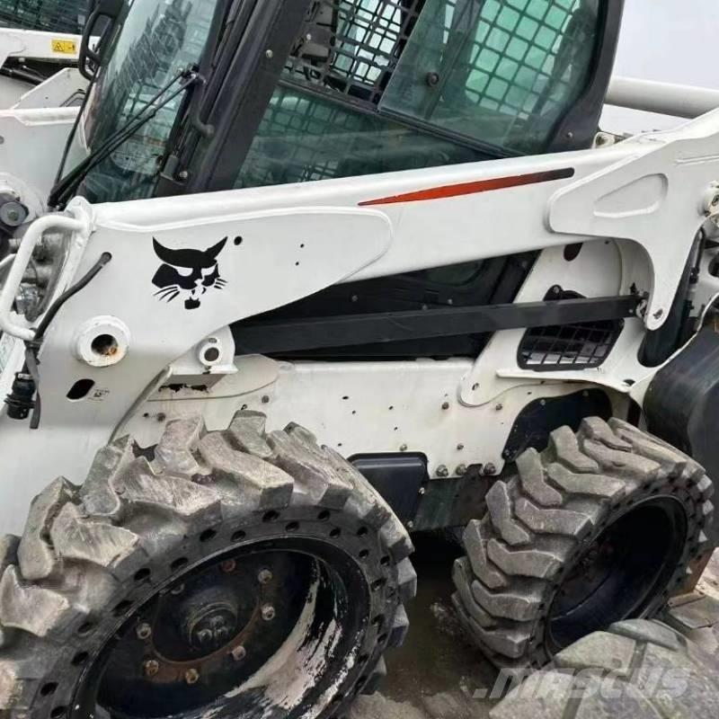 Bobcat S 750 スキッドステアローダー