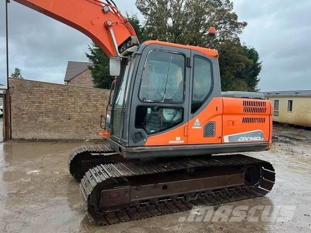 Doosan DX 140 LC-3 大型油圧ショベル12t以上（パワーショベル・ユンボ）