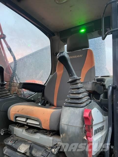 Doosan DX 140 LC-3 大型油圧ショベル12t以上（パワーショベル・ユンボ）