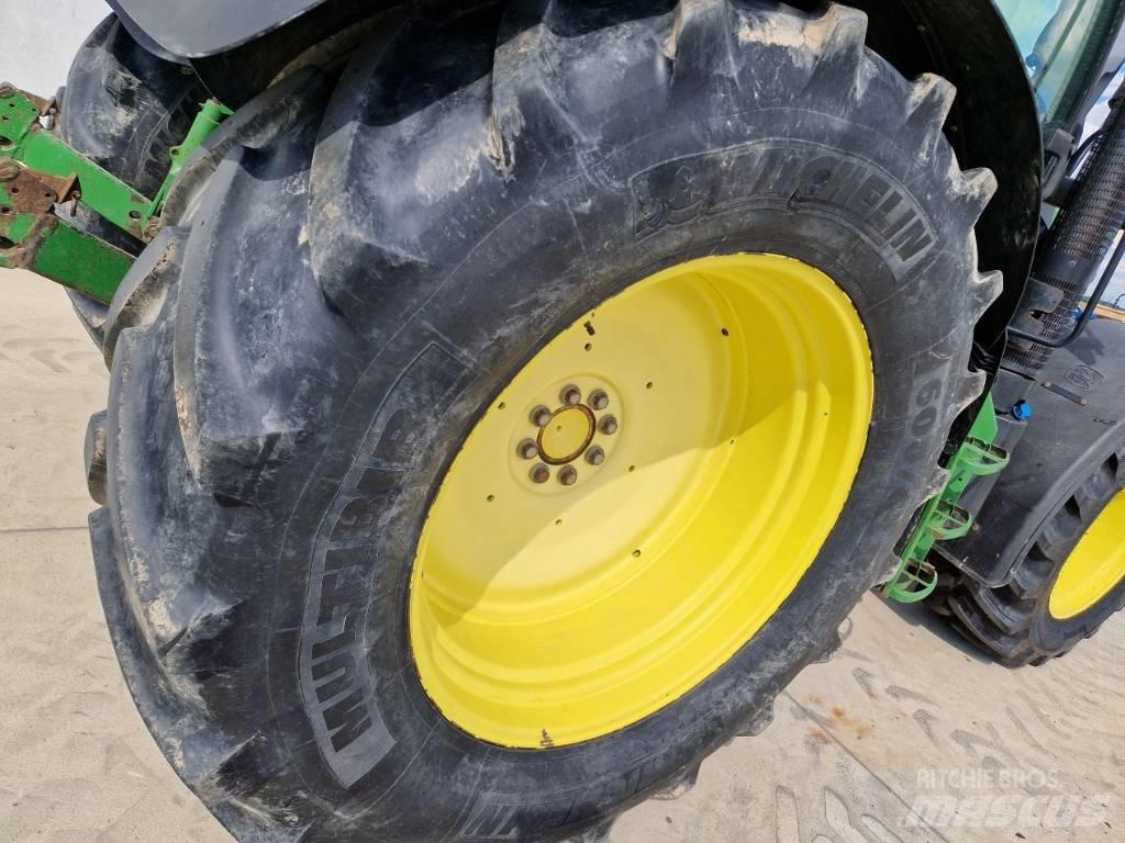 John Deere 6115 R トラクター