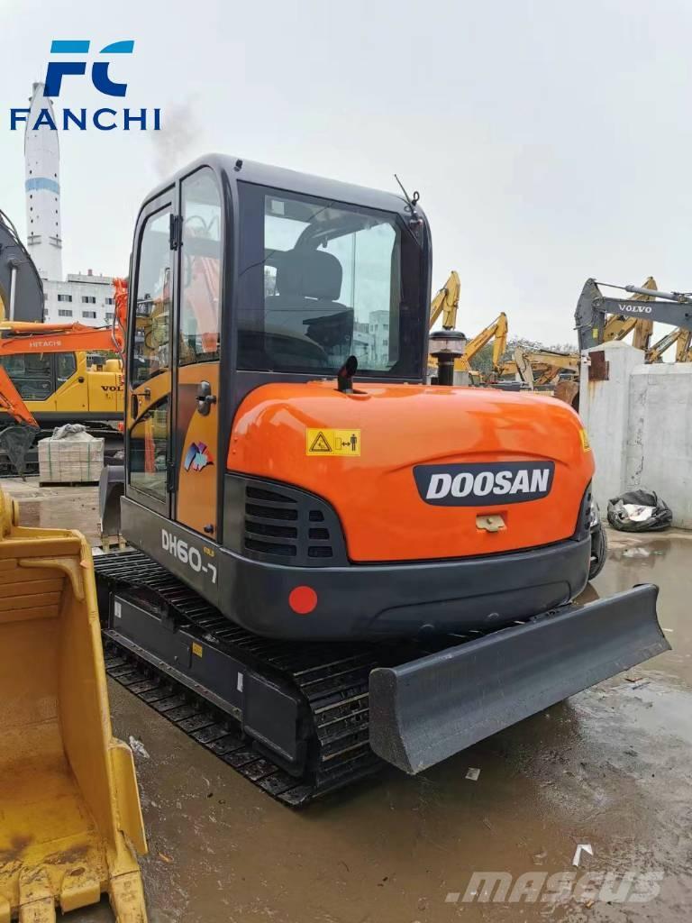 Doosan DH 60-7 ミニ油圧ショベル 7t以下（ミニユンボ・ミニディガー）