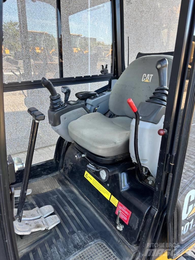 CAT 301.7 D ミニ油圧ショベル 7t以下（ミニユンボ・ミニディガー）