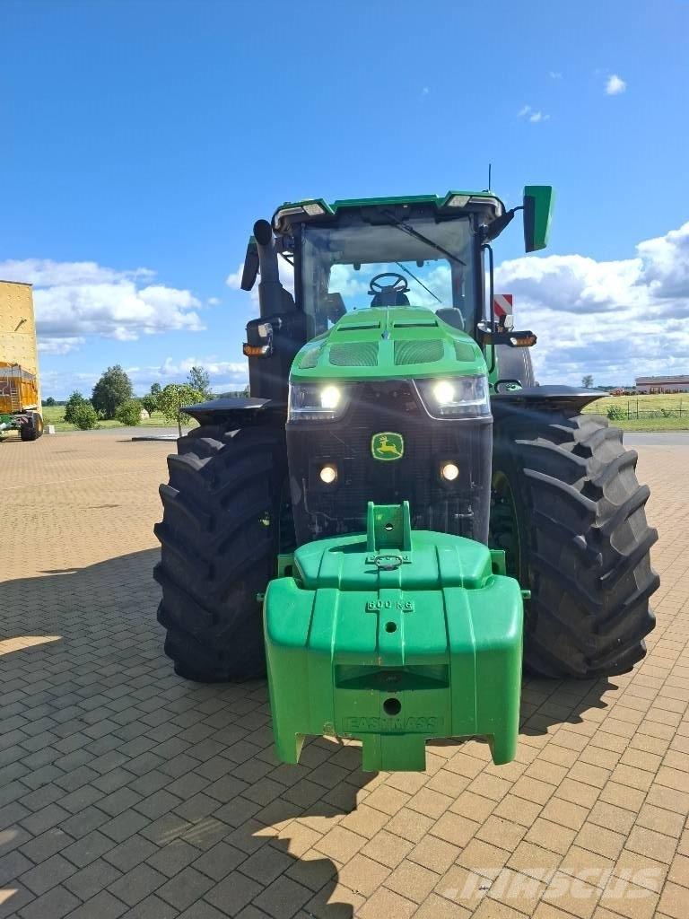 John Deere 8R410 トラクター