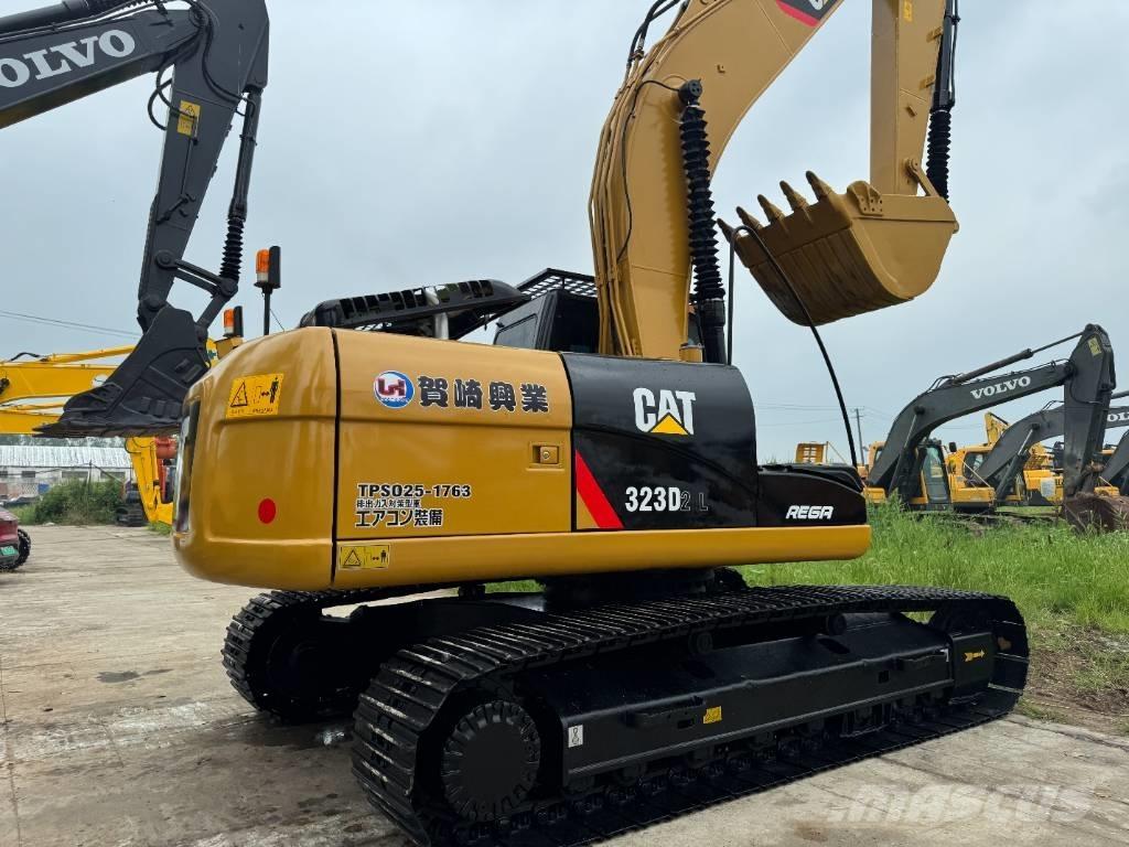CAT 323D2 大型油圧ショベル12t以上（パワーショベル・ユンボ）