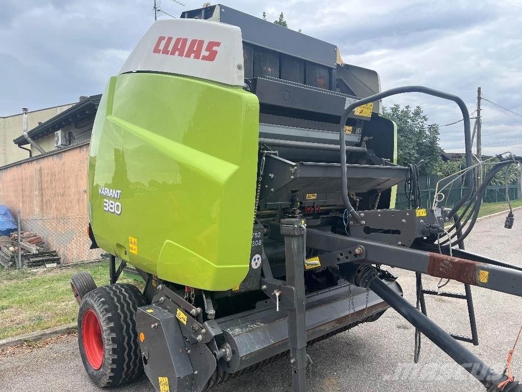 CLAAS Variant 380 ラウンドベーラー