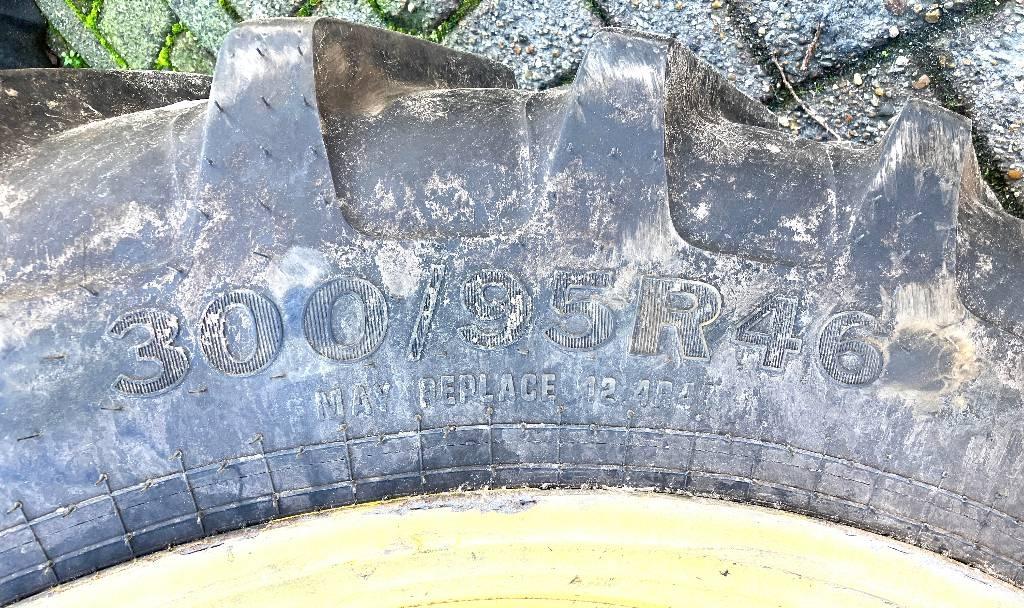 John Deere 732 牽引型スプレイヤー