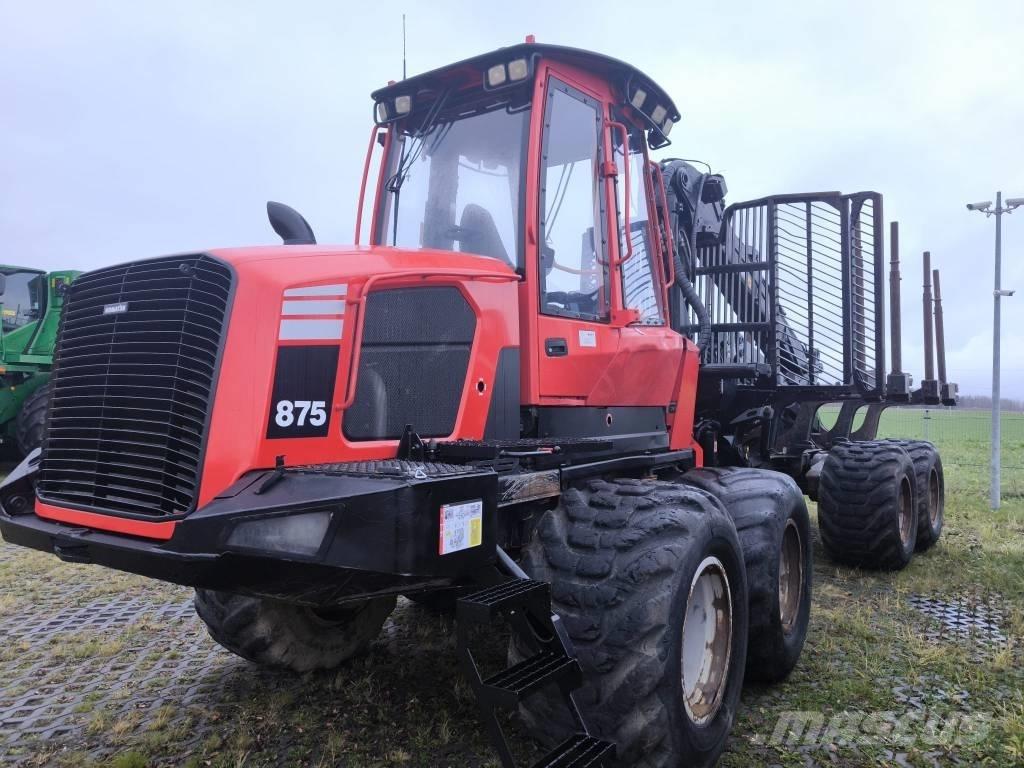 Komatsu 875 フォワーダー