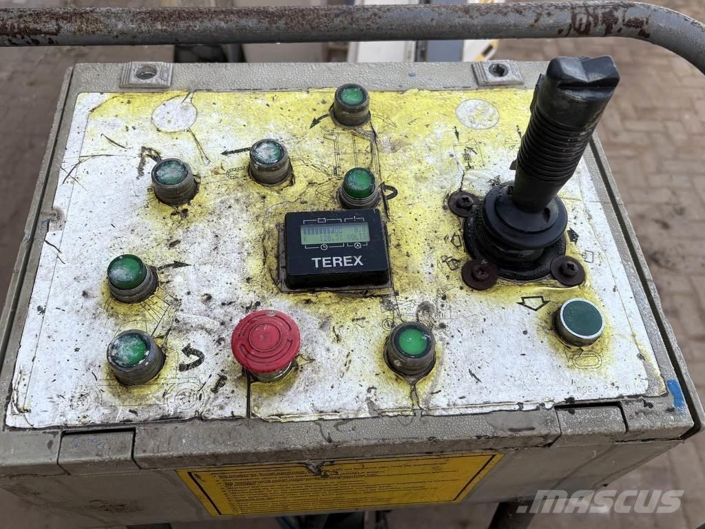 Terex ta33e ブームリフト　屈伸型