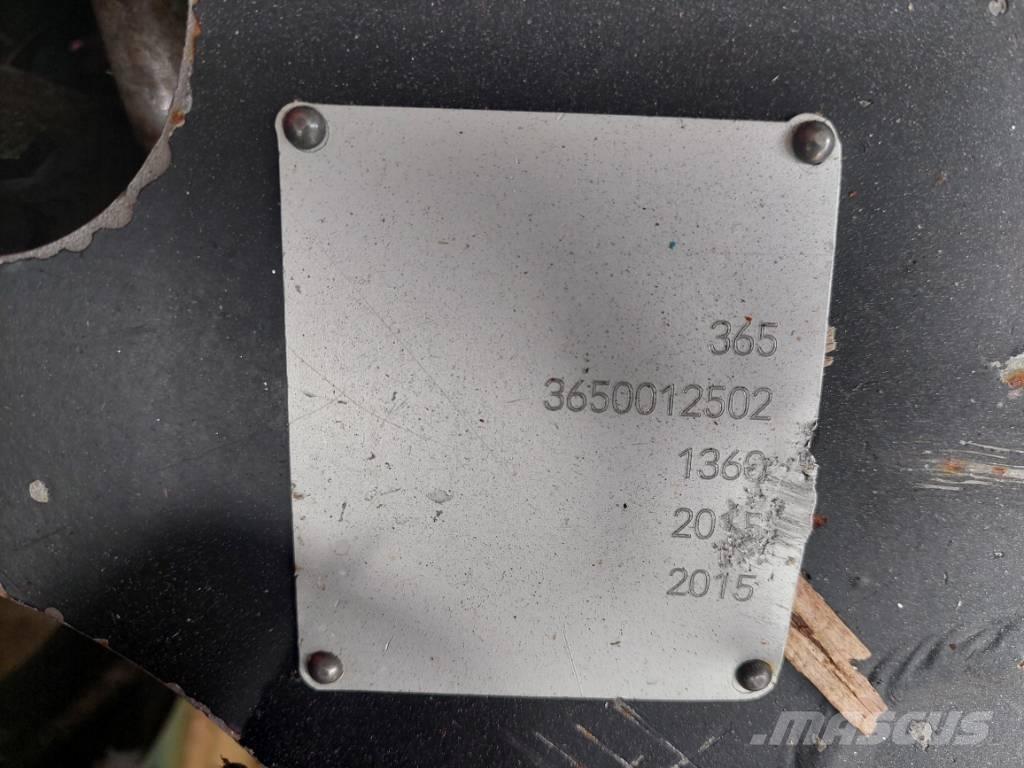 Komatsu 365.1 ハーベスタヘッド