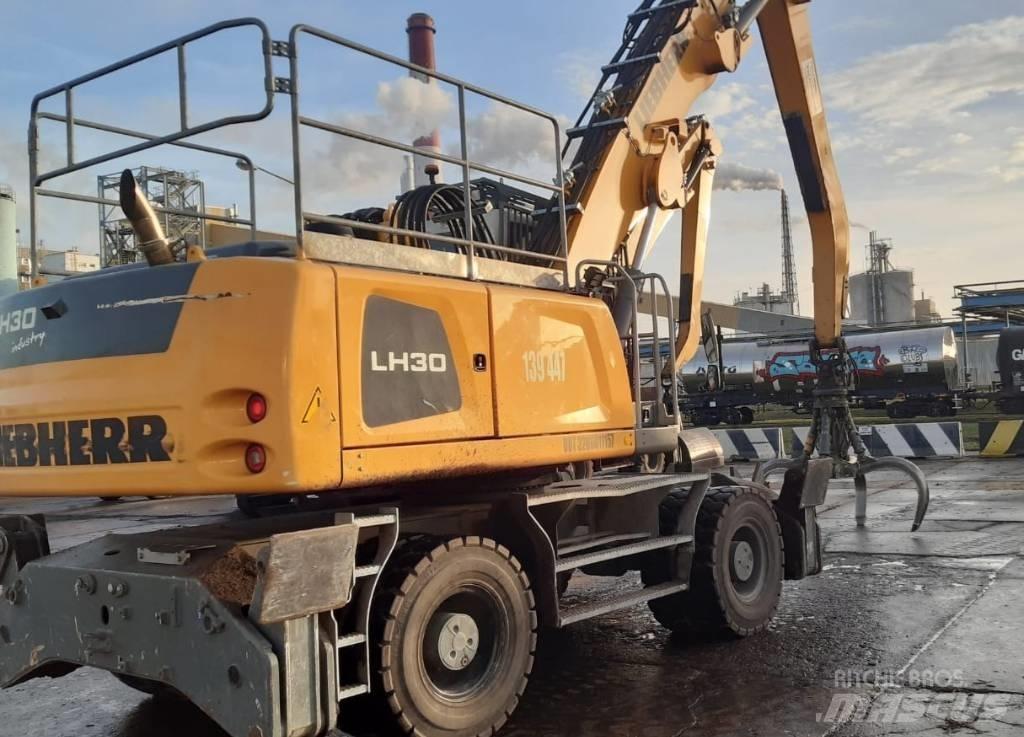Liebherr LH 30 M 廃棄物／工業産廃処理機