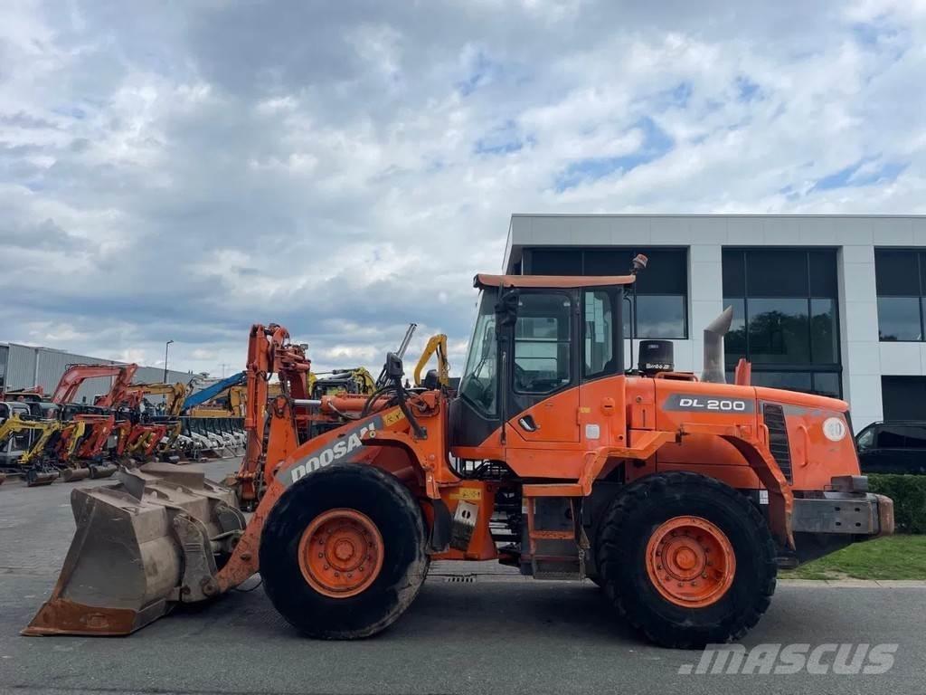 Doosan DL200-3 | A/C ホイールローダー・タイヤショベル
