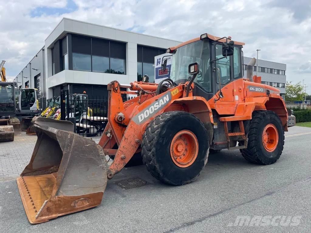 Doosan DL200-3 | A/C ホイールローダー・タイヤショベル