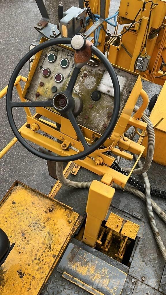 Demag SF 120 P アスファルトフィニッシャ