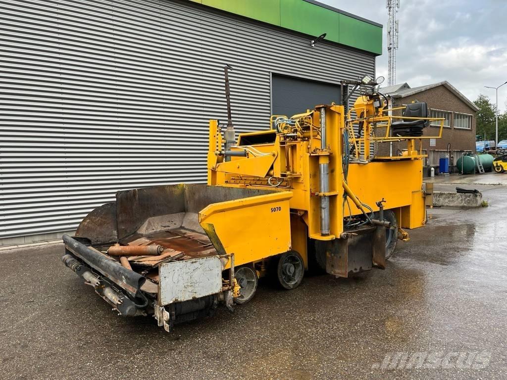 Demag SF 120 P アスファルトフィニッシャ