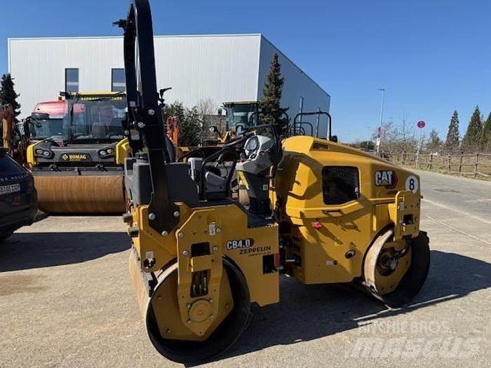 CAT CB4.0 タンデムローラ