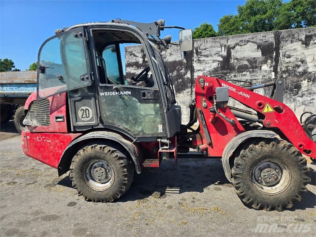 Weidemann 2070 CX スキッドステアローダー