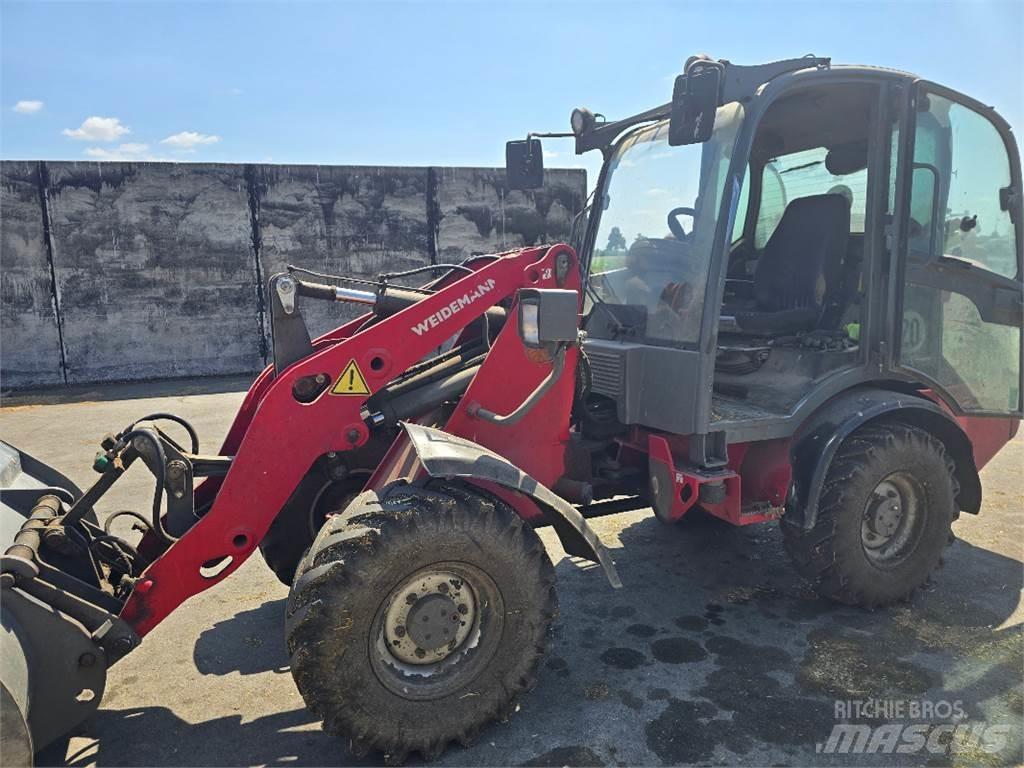 Weidemann 2070 CX スキッドステアローダー