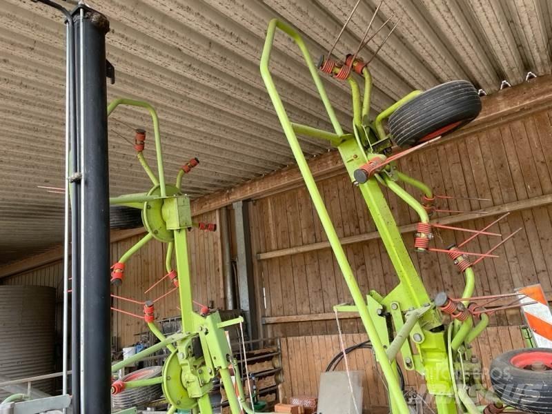 CLAAS Volto 670 テッダー・テッダーレーキ