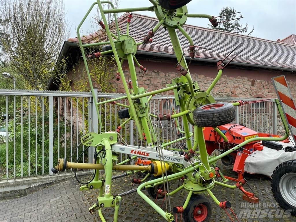CLAAS Volto 670 テッダー・テッダーレーキ