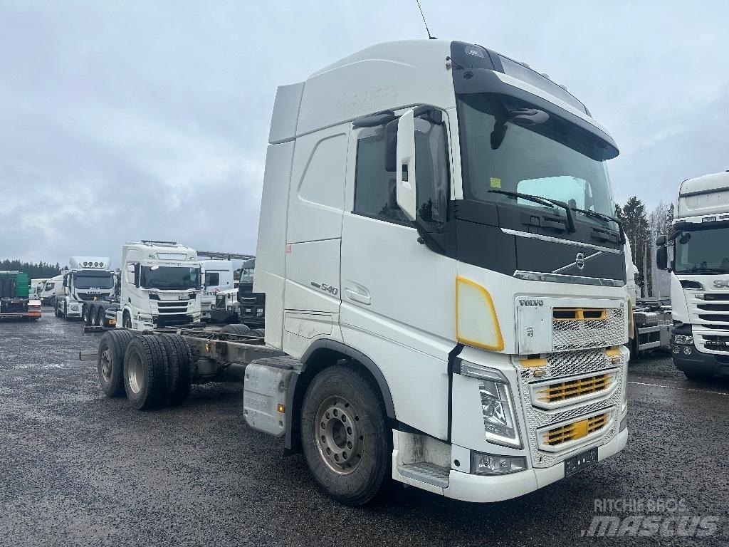 Volvo FH13 540 6x2*4 キャブ付きシャーシ